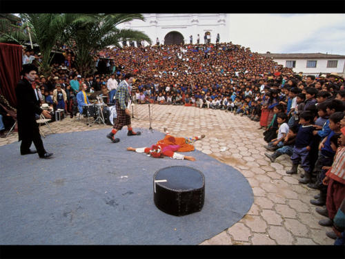 © Malik-Nahassia - Clowns Sans Frontières - Guatemala - 1995