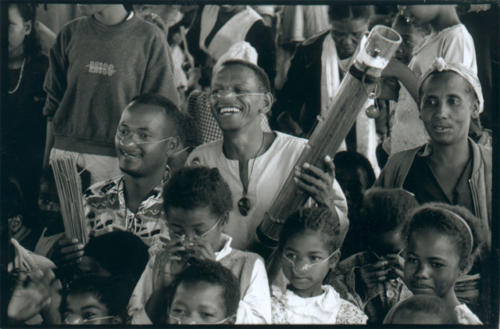 © Pierrot Men - Clowns Sans Frontières - Madagascar - 2002