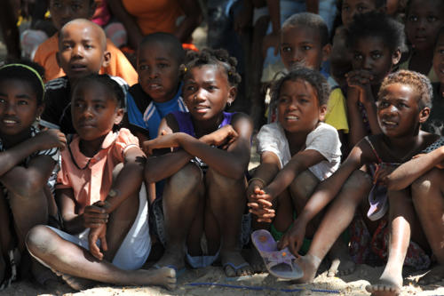 © Pierrot Men - Clowns Sans Frontières - Madagascar - 2007