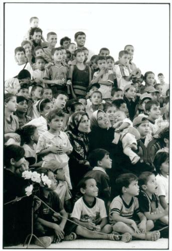 © Christophe Raynaud de Lage - Clowns Sans Frontières - Palestine - 2002